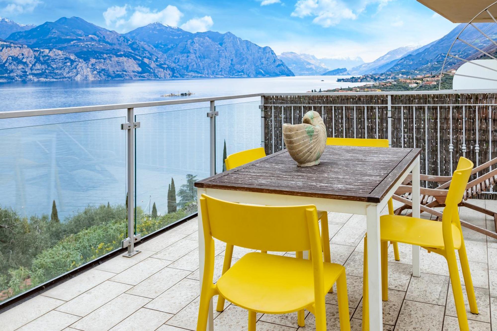 Ca De L'Angelon Aparthotel Brenzone sul Garda Luaran gambar