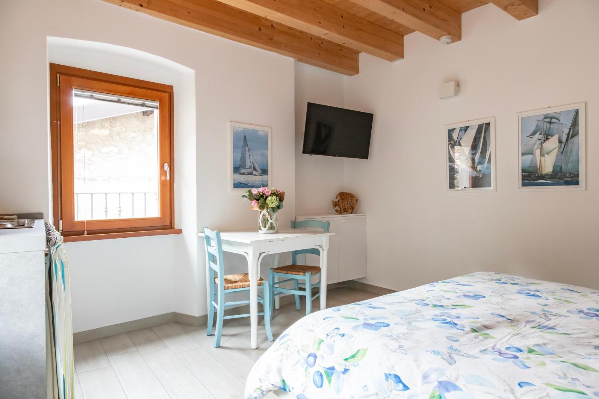 Ca De L'Angelon Aparthotel Brenzone sul Garda Bilik gambar
