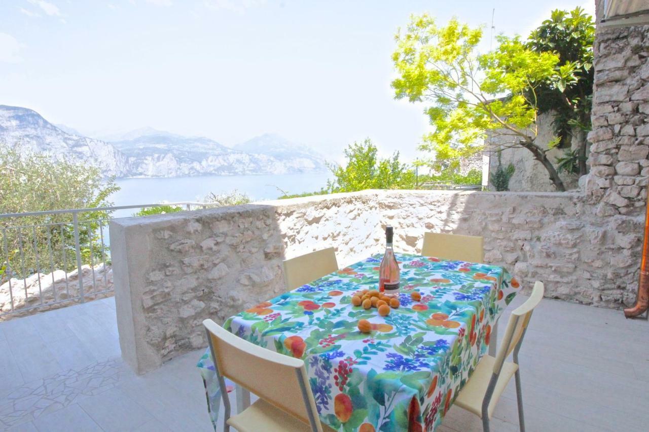 Ca De L'Angelon Aparthotel Brenzone sul Garda Luaran gambar