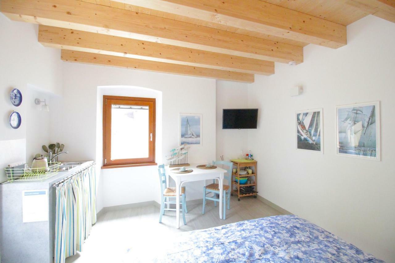 Ca De L'Angelon Aparthotel Brenzone sul Garda Luaran gambar